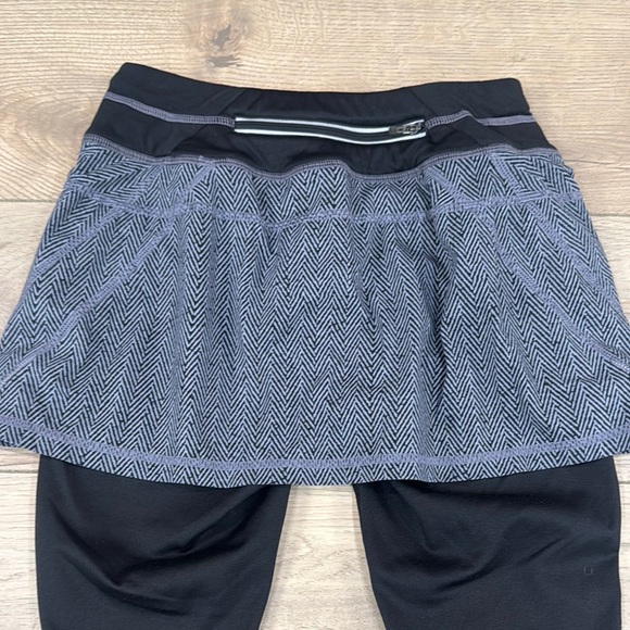Athleta Women's Black and Gray Herringbone Skirted Leggings - Picture 14 of 16
